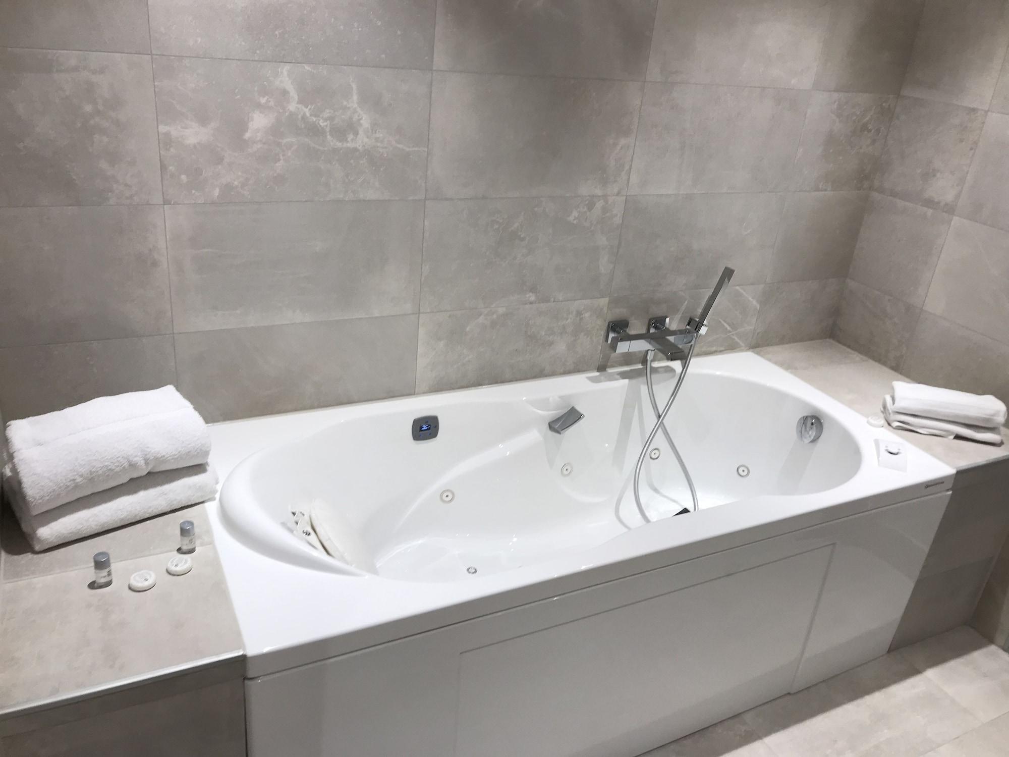 Hotel Western L'aquarium Arras Nord 3*